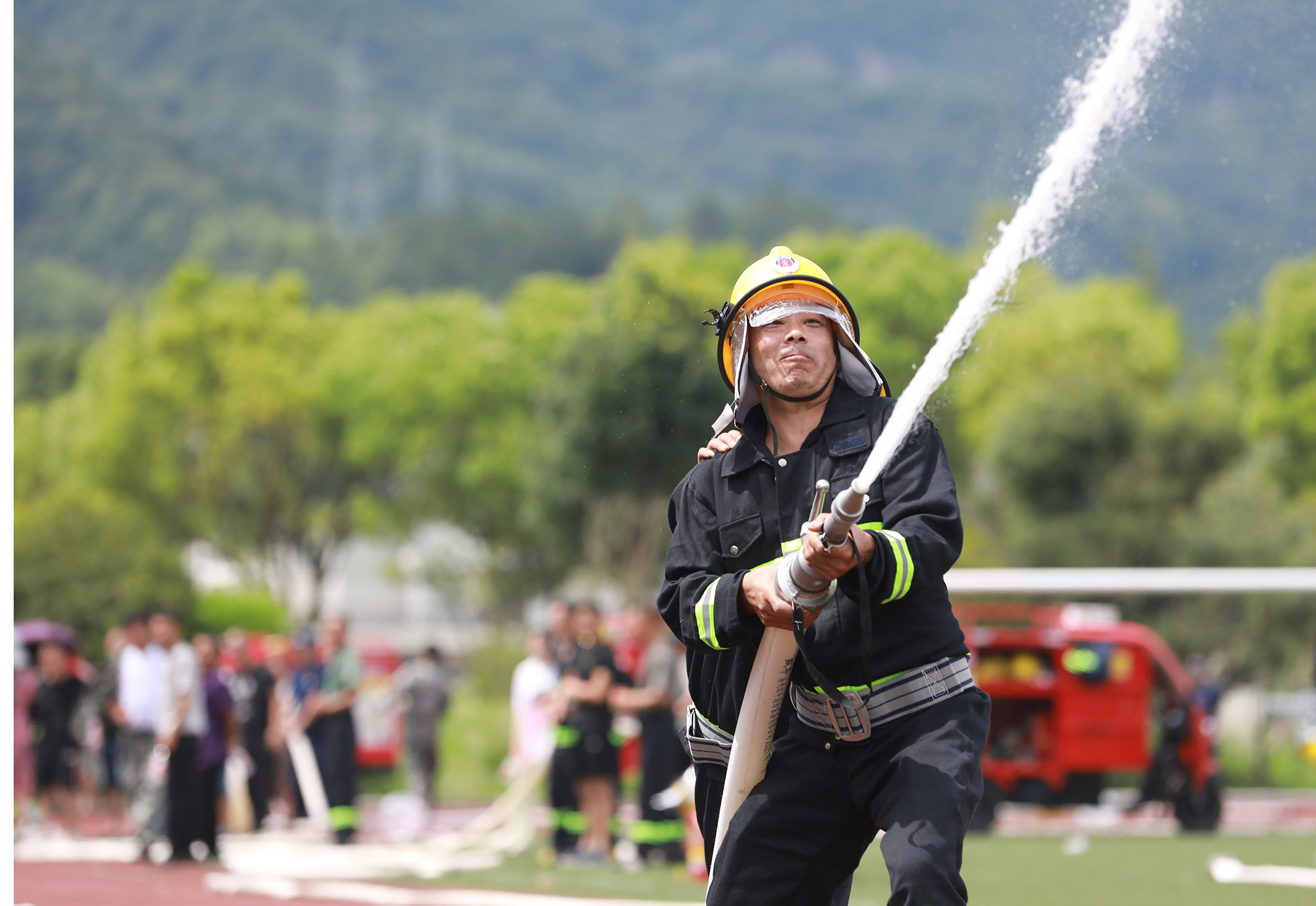 消防宣传日 | 致敬火海英雄，提高消防意识|火灾_新浪新闻